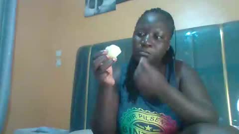 Snapshot of ladyblossoms19 chatting on April 2026 02:51:02 AM lindah32 online show from April 2026 02:51:02 AM