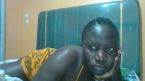 lindah32 online show from June 2026 07:25:01 PM