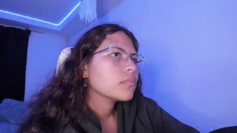  Lady  online show from October 2025 06:25:01 AM