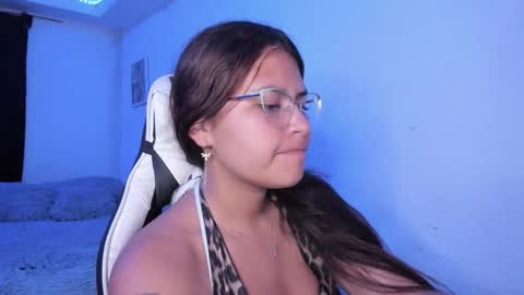  Lady  online show from November 2025 02:12:02 AM