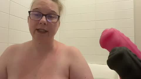 Snapshot of ladycherielynn chatting on June 2026 03:05:01 PM LadyCherieLynn online show from June 2026 03:05:01 PM