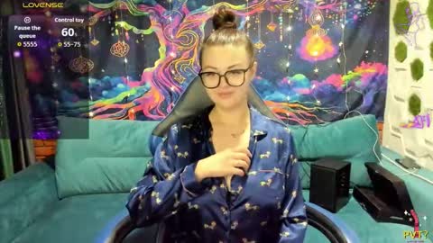 LadyDrummer online show from December 2025 10:59:02 PM