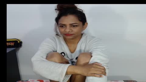 lady online show from December 2025 05:40:02 PM