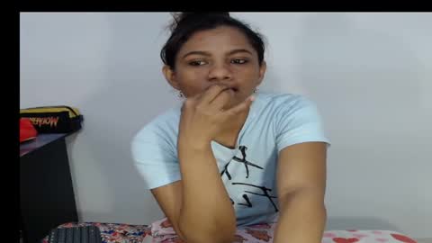 lady online show from December 2025 04:45:02 PM