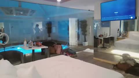 luxandleo online show from January 2026 04:48:01 AM