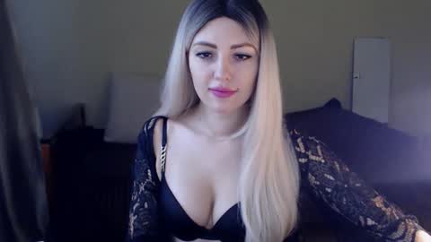 Monika online show from February 2025 10:04:01 AM