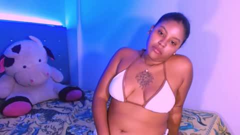 Snapshot of ladypussy69779756 chatting on March 2026 01:34:01 AM laura online show from March 2026 01:34:01 AM