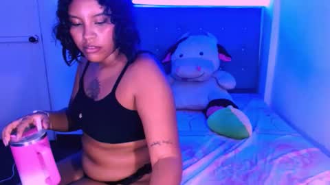 Snapshot of ladypussy69779756 chatting on April 2026 12:46:01 AM laura online show from April 2026 12:46:01 AM