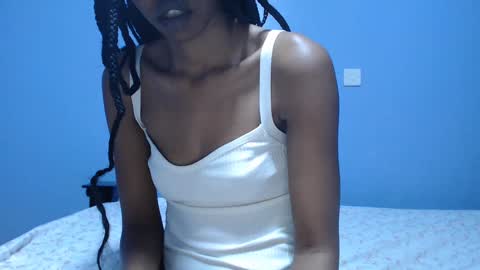 Snapshot of ladyqeeen chatting on February 2025 09:22:01 AM ladyqeeen online show from February 2025 09:22:01 AM