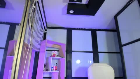 Lady  online show from December 2024 04:29:02 AM