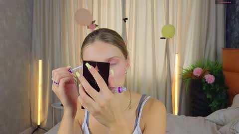 Lilia online show from September 2025 06:51:02 AM