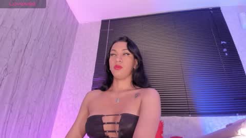 laiily bell online show from December 2025 12:43:01 PM