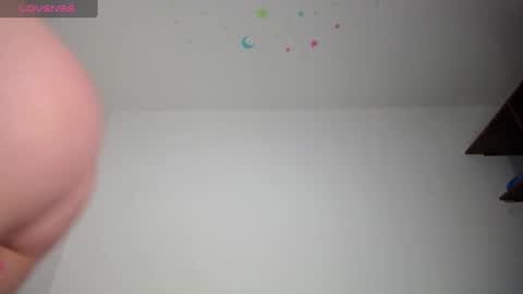 Snapshot of laila_laly chatting on December 2024 04:03:02 AM Leila Laly online show from December 2024 04:03:02 AM