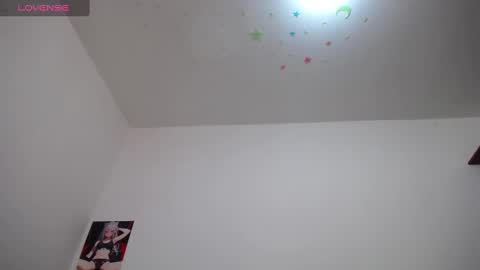 Snapshot of laila_laly chatting on February 2025 02:47:02 PM Leila Laly online show from February 2025 02:47:02 PM