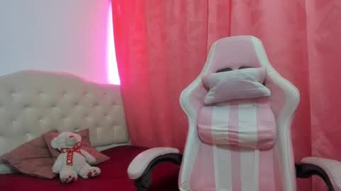 Snapshot of lailahdark chatting on September 2025 04:44:01 AM Camila online show from September 2025 04:44:01 AM