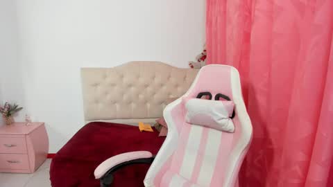 Snapshot of lailahdark chatting on September 2025 05:11:02 AM Camila online show from September 2025 05:11:02 AM