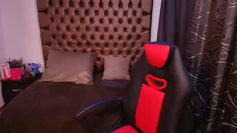 Snapshot of lailahdark chatting on February 2026 03:03:02 AM Camila online show from February 2026 03:03:02 AM