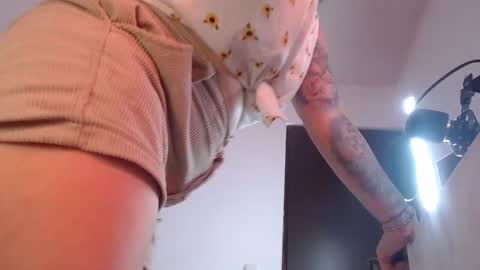 Snapshot of laimorgan chatting on October 2025 08:28:02 PM LALI online show from October 2025 08:28:02 PM