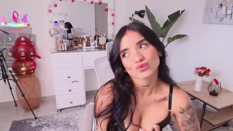 Snapshot of laira_scott chatting on February 2026 09:11:02 PM Laira online show from February 2026 09:11:02 PM