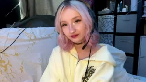 Snapshot of lakitalyndaker chatting on April 2026 01:31:02 PM Elsa online show from April 2026 01:31:02 PM