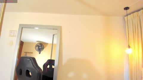 Snapshot of lala_demon chatting on April 2026 12:28:01 PM lala_demon online show from April 2026 12:28:01 PM