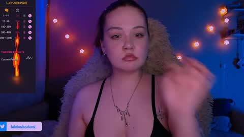 Snapshot of lala_loulou chatting on February 2025 07:07:01 PM Nicky online show from February 2025 07:07:01 PM