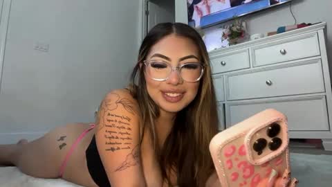 Snapshot of lalaxxo chatting on April 2026 03:57:02 AM lalaxxo online show from April 2026 03:57:02 AM
