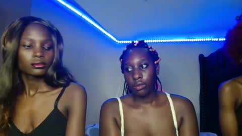 Snapshot of lalisa_manobal chatting on April 2026 09:15:02 PM Lalisa online show from April 2026 09:15:02 PM