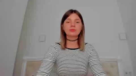 Snapshot of lallie_ chatting on February 2026 03:27:02 PM Lallie online show from February 2026 03:27:02 PM