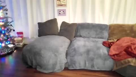 LALOVE99 online show from December 2025 11:00:01 PM