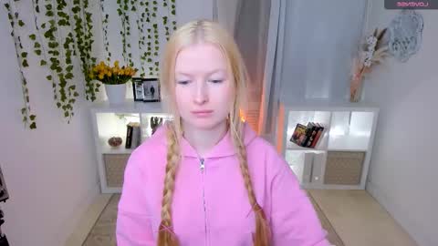 Snapshot of laly_peach chatting on March 2026 07:36:01 AM Laly online show from March 2026 07:36:01 AM