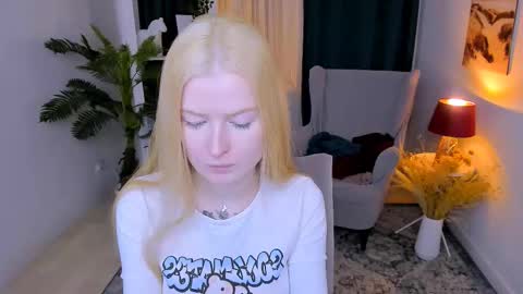 Snapshot of laly_peach chatting on March 2026 06:32:01 AM Laly online show from March 2026 06:32:01 AM