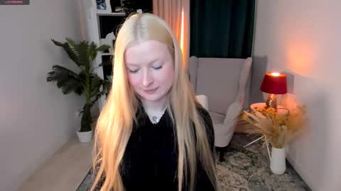 Snapshot of laly_peach chatting on March 2026 05:01:02 PM Laly online show from March 2026 05:01:02 PM