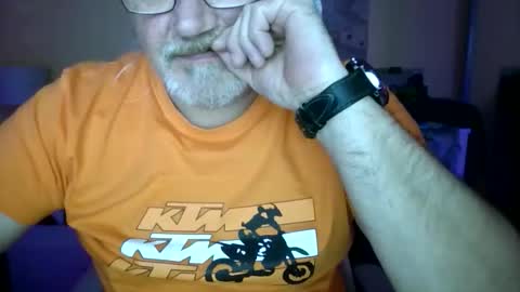 Snapshot of lamabama chatting on December 2025 09:46:02 PM lamabama online show from December 2025 09:46:02 PM