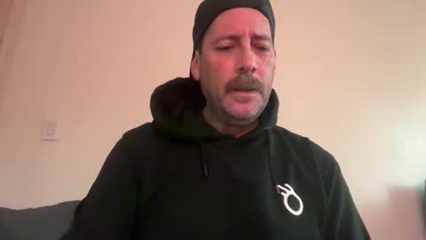 Snapshot of lampin1 chatting on December 2025 07:18:01 PM lampin1 online show from December 2025 07:18:01 PM