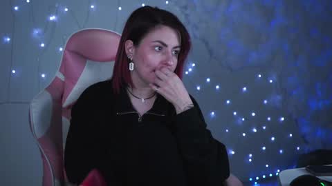 just call me Lana  and her security online show from February 2025 05:11:02 PM