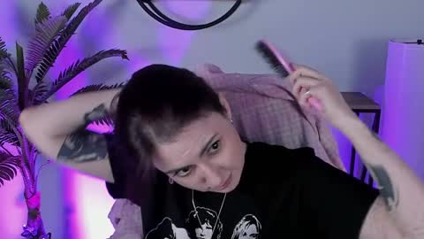 just call me Lana  and her security online show from March 2025 06:26:02 PM