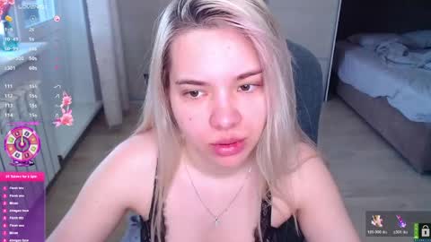 Snapshot of lana__nova chatting on April 2026 05:05:01 AM Lana online show from April 2026 05:05:01 AM