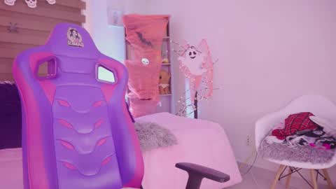 Lana online show from October 2025 03:18:01 PM