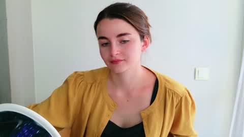 lana_gl online show from June 2026 07:30:01 AM