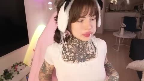 Snapshot of lana_mays chatting on April 2026 03:18:01 AM Eva online show from April 2026 03:18:01 AM