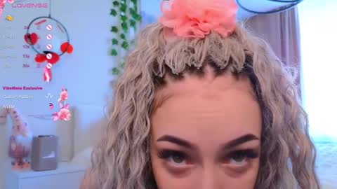 Snapshot of lana_me chatting on February 2025 05:52:01 AM Milana online show from February 2025 05:52:01 AM