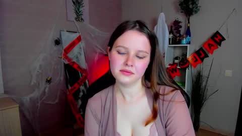 Lana online show from October 2025 08:40:01 AM