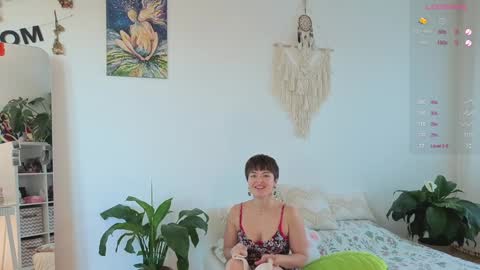 Lana online show from November 2025 12:37:01 PM