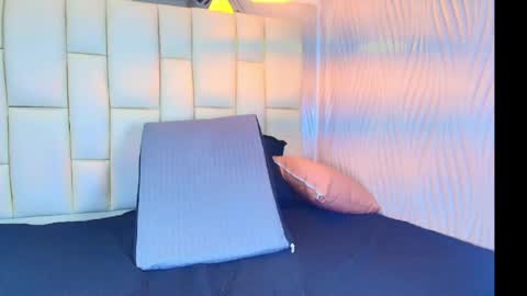 Vanessa  online show from April 2026 12:08:02 PM