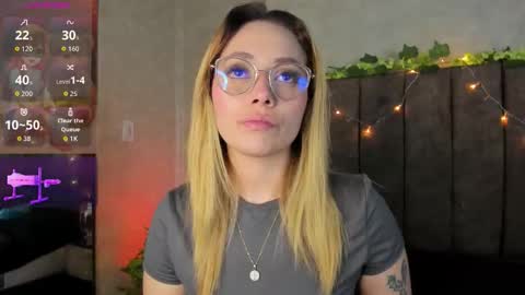 Snapshot of lanaamills chatting on March 2026 04:20:02 AM Lana online show from March 2026 04:20:02 AM