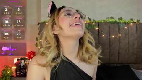 Snapshot of lanaamills chatting on March 2026 05:46:02 AM Lana online show from March 2026 05:46:02 AM