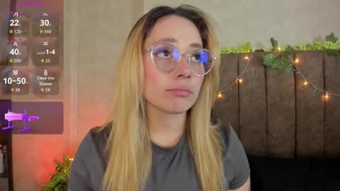 Snapshot of lanaamills chatting on March 2026 04:51:02 AM Lana online show from March 2026 04:51:02 AM