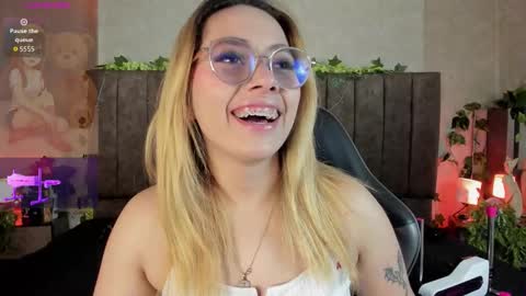 Snapshot of lanaamills chatting on March 2026 04:34:02 AM Lana online show from March 2026 04:34:02 AM