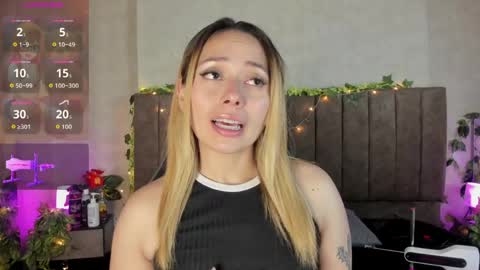 Snapshot of lanaamills chatting on April 2026 05:52:01 AM Lana online show from April 2026 05:52:01 AM